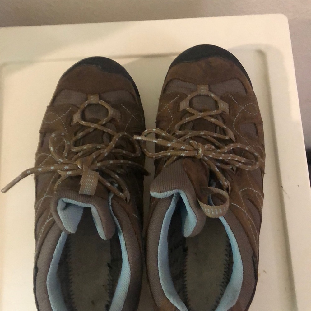 Keen women’s size 9 worn once almost brand new